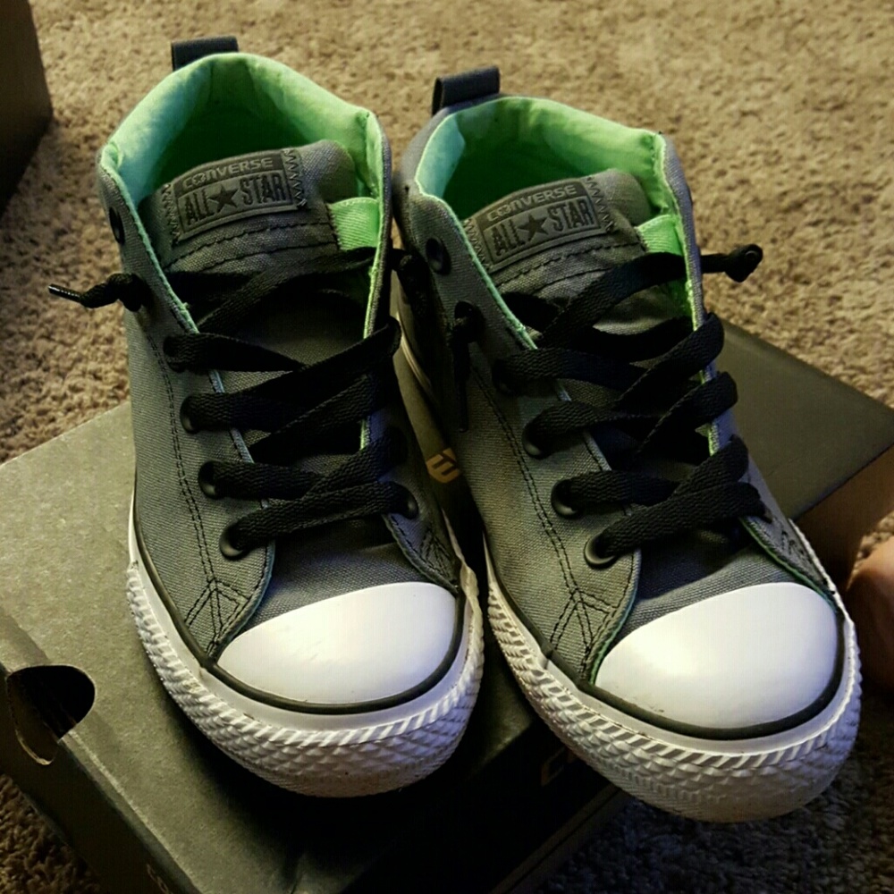 Converse - Picture 2 of 3